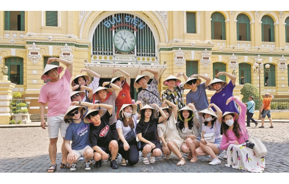 Bọc Răng Sứ Cho Việt Kiều: Dịch Vụ Cao Cấp Tại Nha Khoa Smile