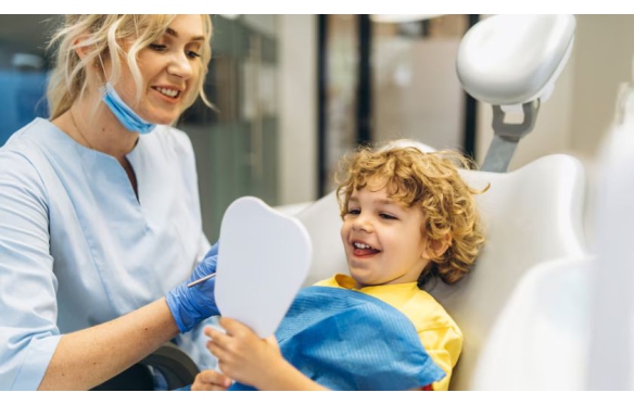 Có nên bọc răng sứ cho trẻ em? Tư vấn chuyên sâu từ Nha Khoa Smile