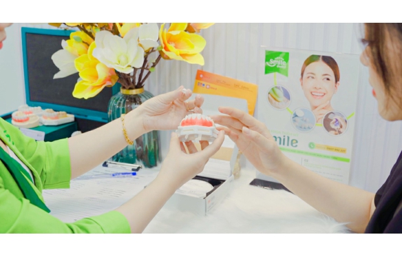 Răng Sứ Duy Trì Được Bao Lâu? Dấu Hiệu Cần Thay Mới Răng Sứ Theo Chuyên Gia Từ Nha Khoa Smile